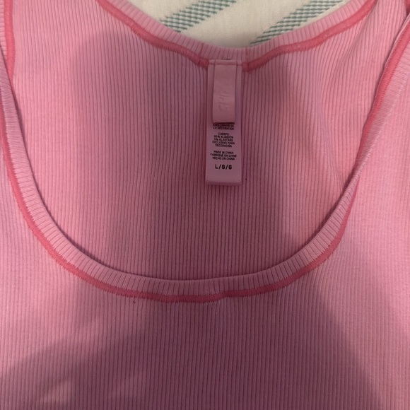 Skims Ribbed Tank Top - Picture 2 of 2